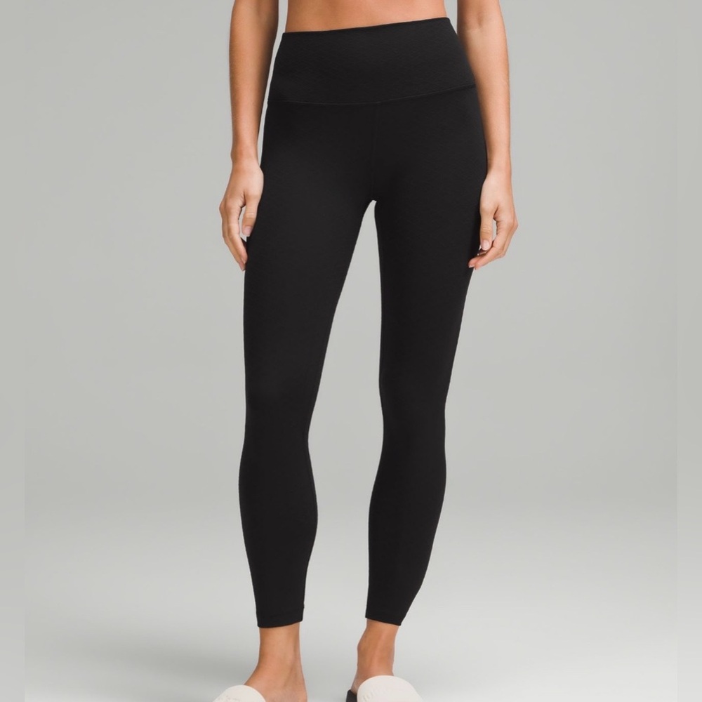 💎 Lululemon Black diamond pattern align pants 25”